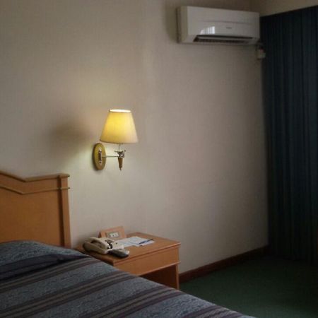Hotel Sandjaja Palembang Buitenkant foto