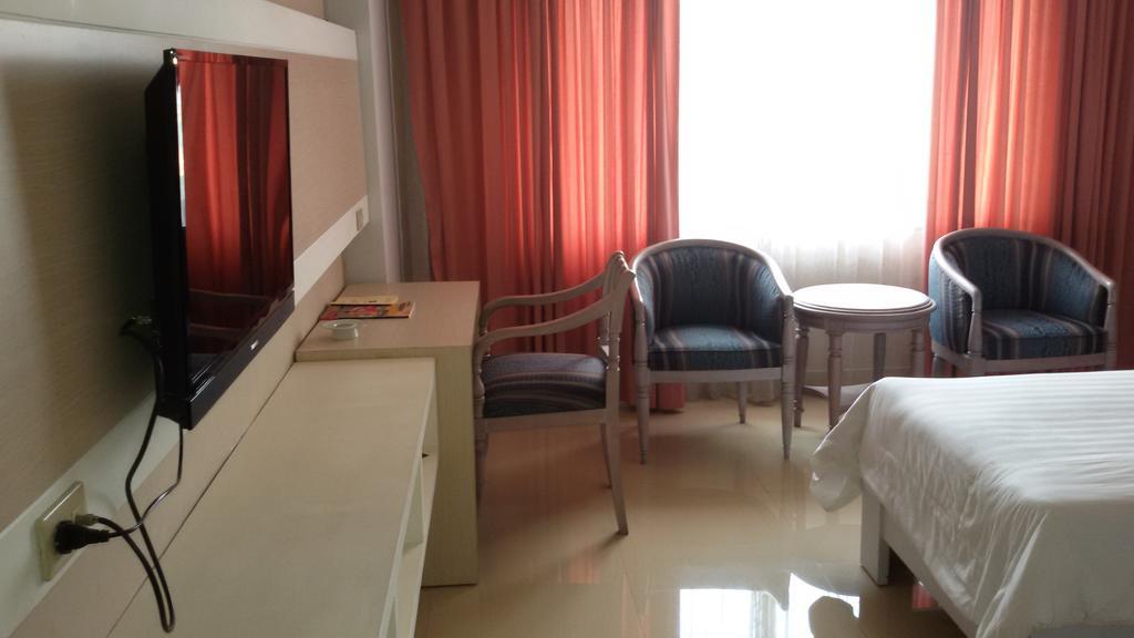 Hotel Sandjaja Palembang Buitenkant foto