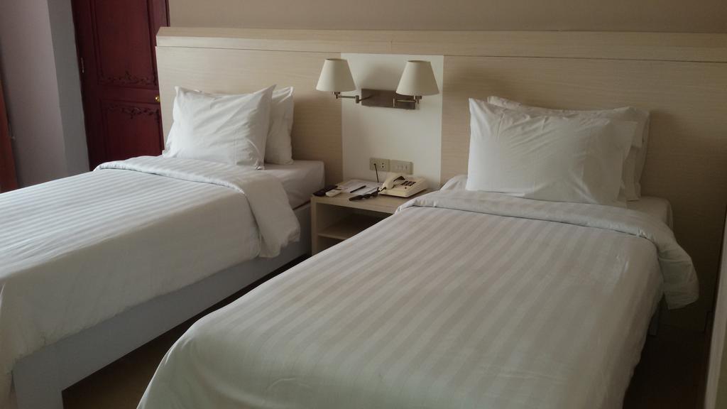 Hotel Sandjaja Palembang Buitenkant foto
