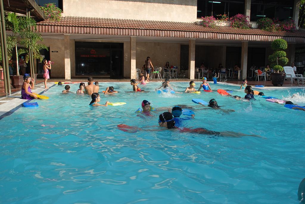 Hotel Sandjaja Palembang Buitenkant foto