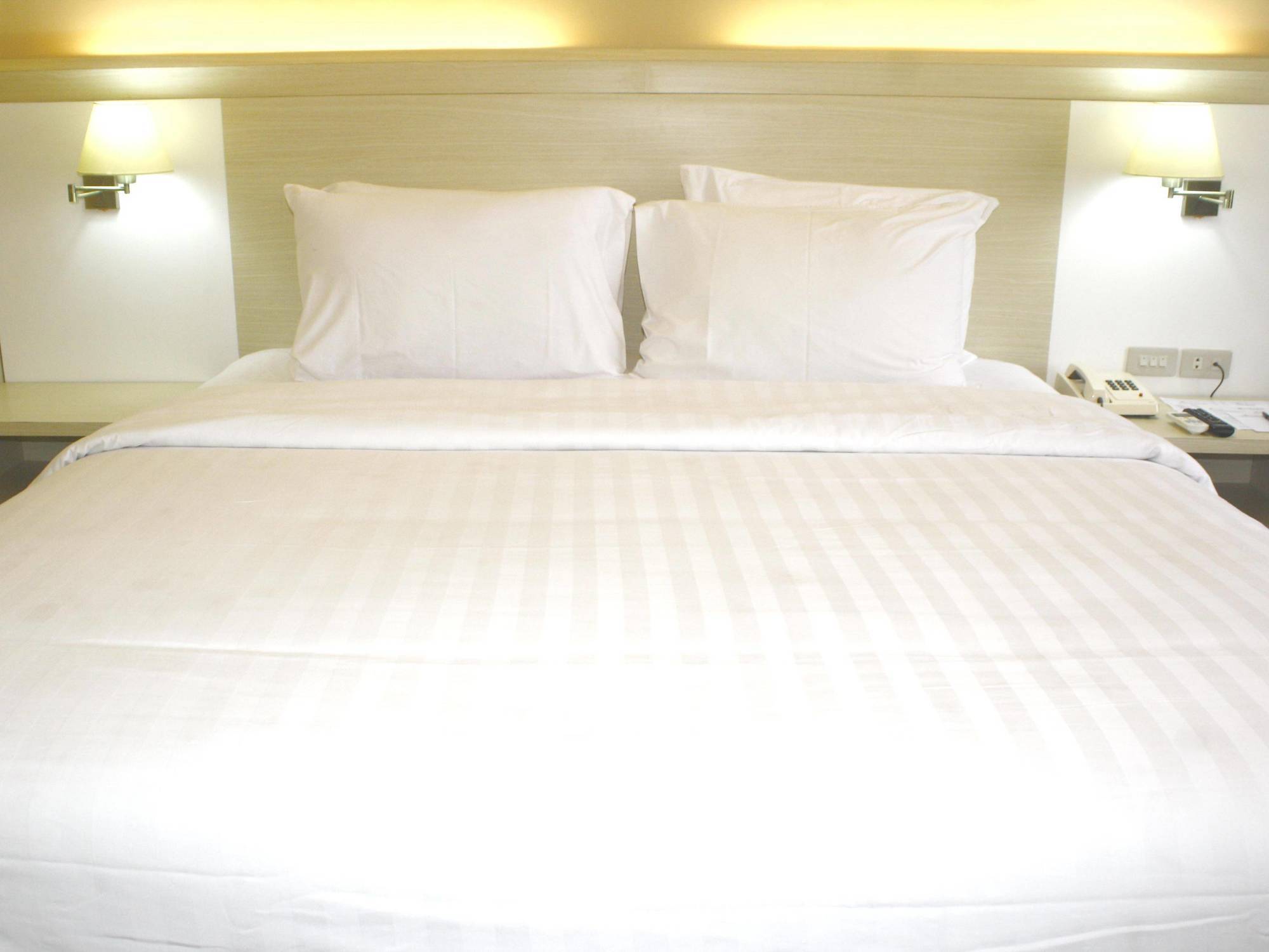 Hotel Sandjaja Palembang Buitenkant foto