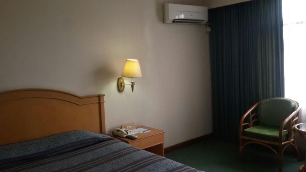 Hotel Sandjaja Palembang Buitenkant foto
