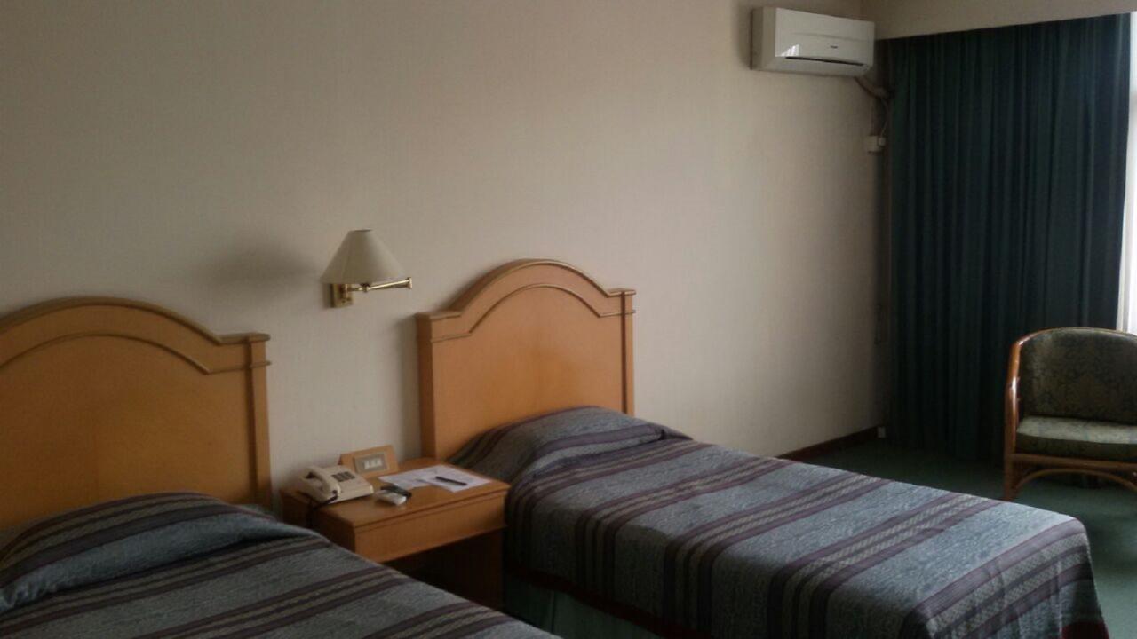 Hotel Sandjaja Palembang Buitenkant foto